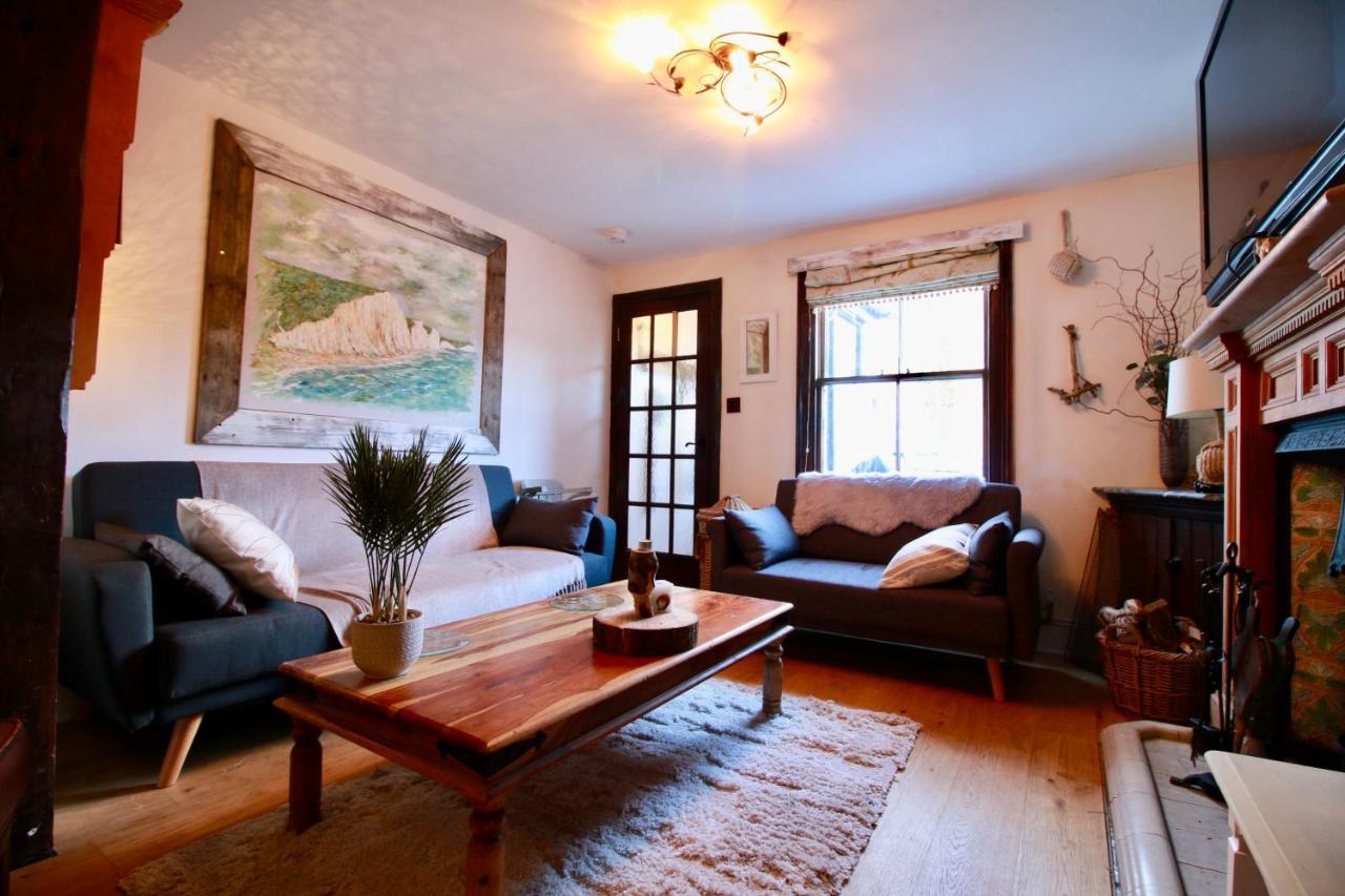 Cockle Cottage, An Artists Haven, Charming By Air Premier Holiday home